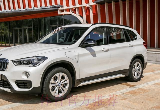 众国脚热衷试驾现代新款SUV 于海无证驾驶跑得欢